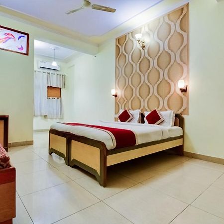 The Hotel Grace Place Inn Új-Delhi Kültér fotó