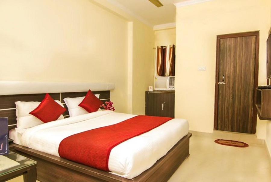 The Hotel Grace Place Inn Új-Delhi Kültér fotó