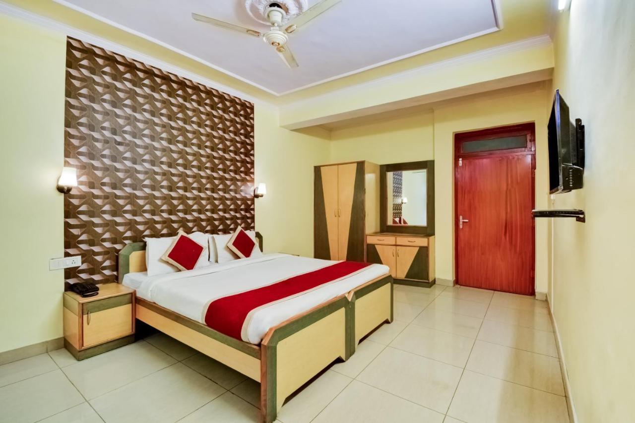 The Hotel Grace Place Inn Új-Delhi Kültér fotó