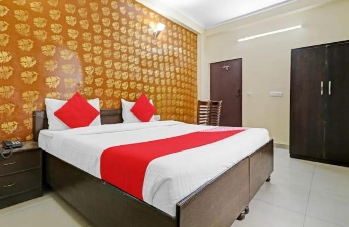 The Hotel Grace Place Inn Új-Delhi Kültér fotó