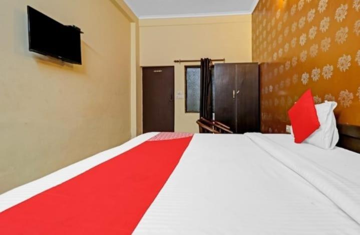 The Hotel Grace Place Inn Új-Delhi Kültér fotó