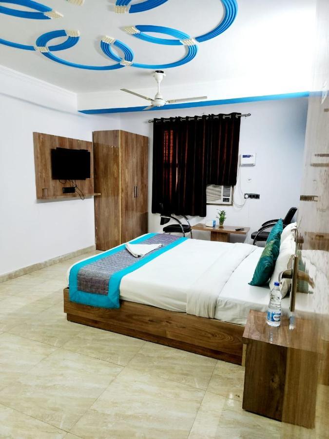 The Hotel Grace Place Inn Új-Delhi Kültér fotó
