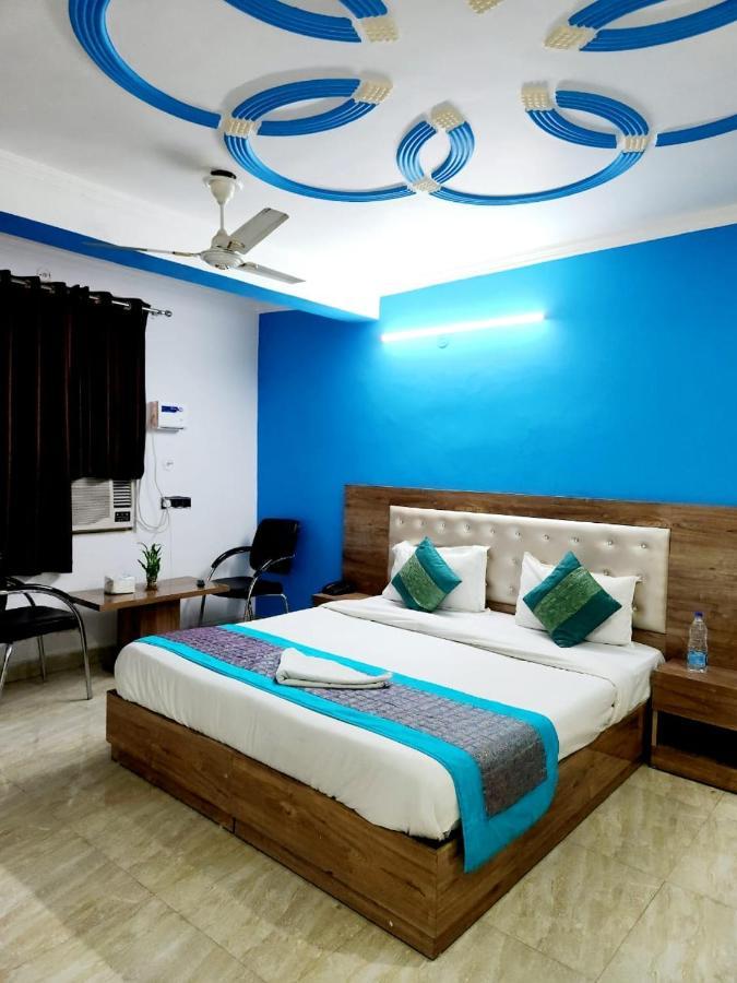The Hotel Grace Place Inn Új-Delhi Kültér fotó